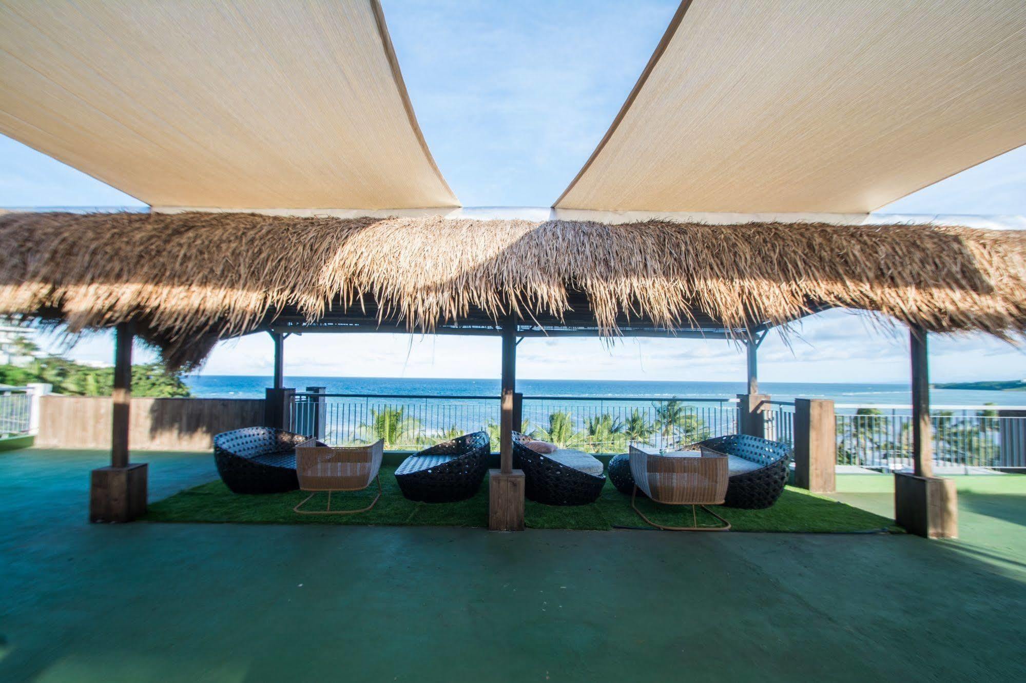 Luxeview Hotel Balabag  Екстериор снимка
